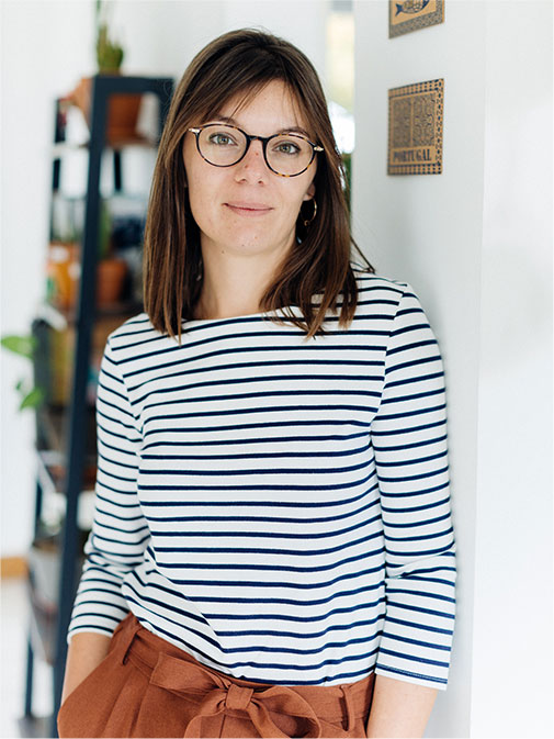 Portrait de Mathilde Mouhé, graphiste culinaire à Poitiers pour les professionnels de la food en Nouvelle-Aquitaine (Bordeaux, La Rochelle, Tours, Limoges, Angoulème, Cognac…)